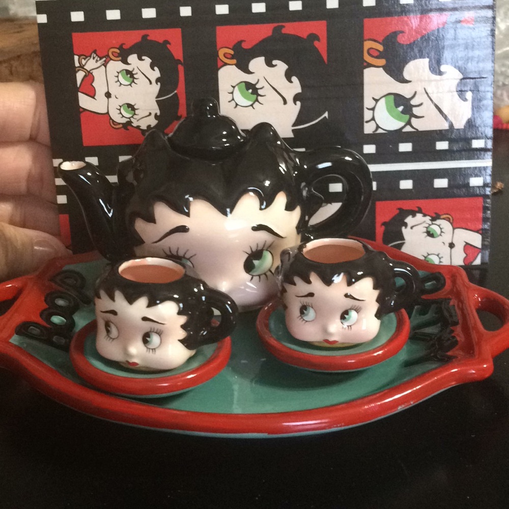 Betty boop tea set